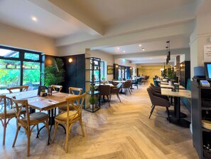 Dining - Peaceful Corner Lodge (Great Ayton)