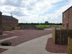 Property grounds - 2 bedroom accommodation in Irthington (Irthington)