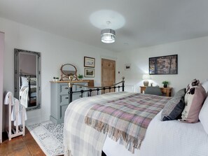 4 bedrooms, free WiFi - 4 bedroom accommodation in Alston (Alston)