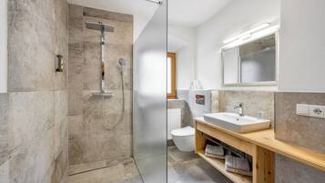 Deluxe-Doppelzimmer, Stadtblick | Badezimmer