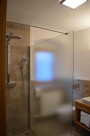 Single Room, City View | Bathroom - Gasthof Stern (Oetz)