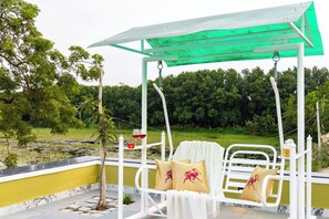 Property grounds - Fatehsagar (Udaipur)