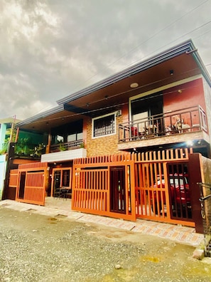 Exterior - Lens Staycation Serene 2-BDR-1BR-KTCHN-Wifihouse with AC in peaceful Panabo (Panabo)