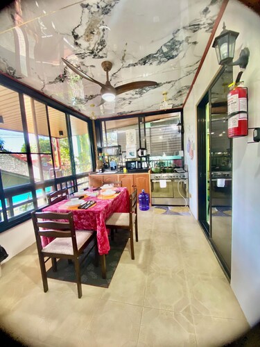 Lens Staycation Serene 2-BDR-1BR-KTCHN-Wifihouse with AC in peaceful Panabo