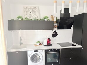 Oven, stovetop, dishwasher - Duplex near beach, center, restaurants and marina - wifi coffee tea (Cavalaire-sur-Mer)