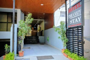 Exterior detail - Hotel The Cozy Stay (Indore)