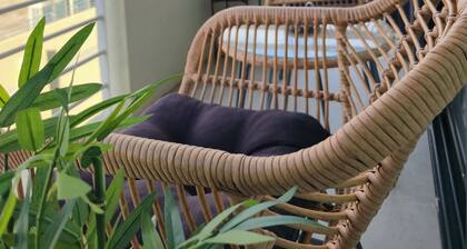 Cozy 1-bedroom condo in lovely Mandeville with AC and gym