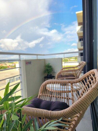 Cozy 1-bedroom condo in lovely Mandeville with AC and gym