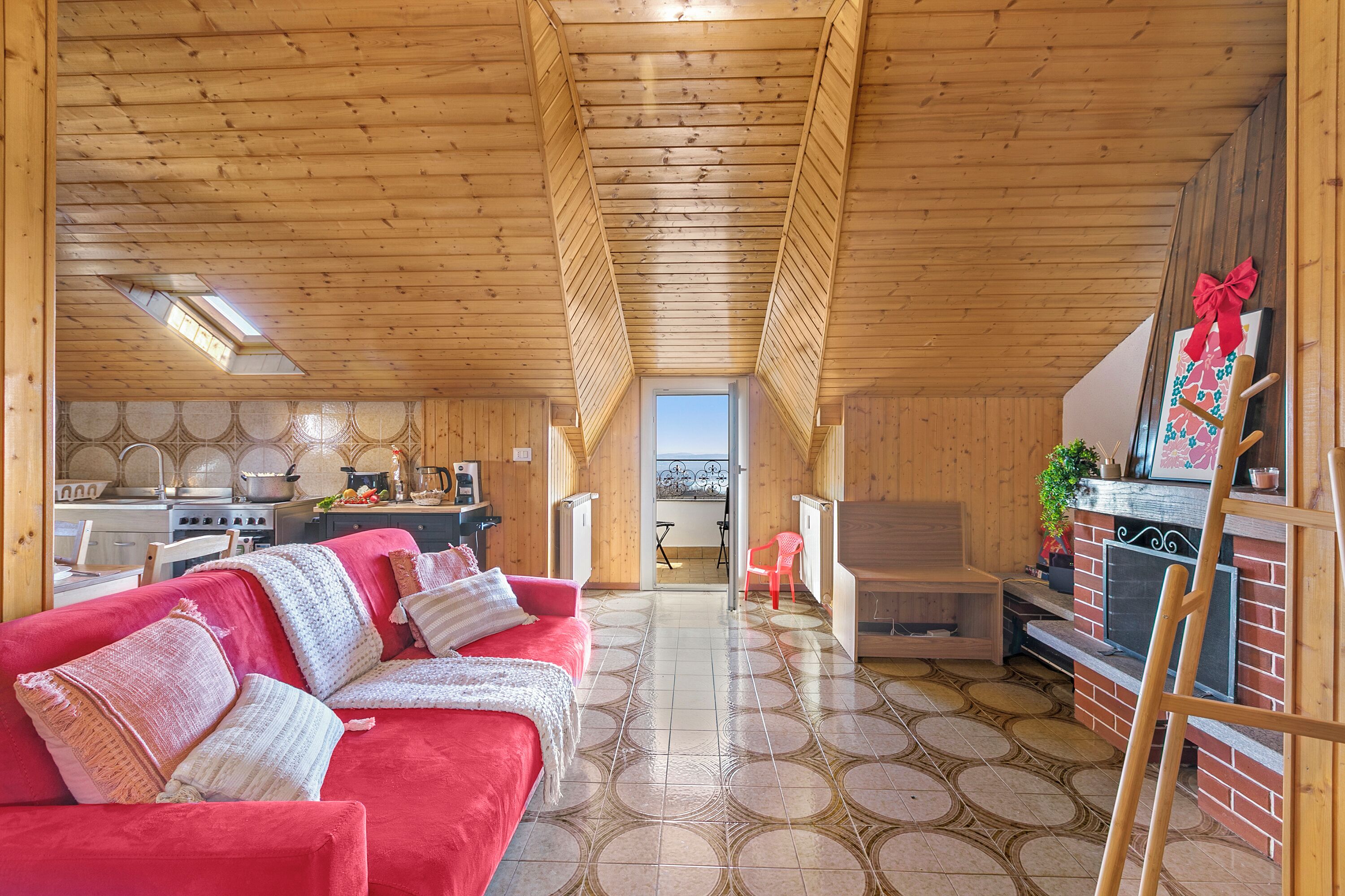 Family Studio, Lake View, Mountainside (La Mansarda Sul Lago) | Interior