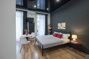 Studio | Mörkläggningsgardiner, strykjärn/strykbräda och gratis wi-fi