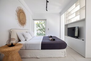 1 bedroom, iron/ironing board, WiFi, bed sheets - Cozy One-Bedroom Vouliagmeni (Vouliagmeni)