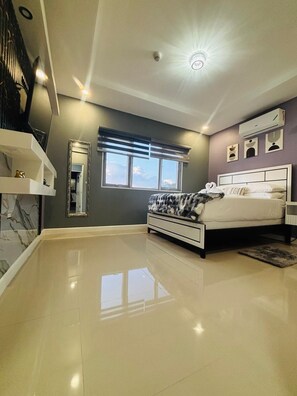 2 bedrooms, iron/ironing board, WiFi, bed sheets - 2-bedroom apartment in terrific Portmore with AC for relaxing stays (Portmore)