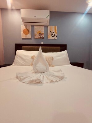 2 bedrooms, iron/ironing board, WiFi, bed sheets - 2-bedroom apartment in terrific Portmore with AC for relaxing stays (Portmore)