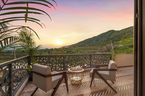 Property grounds - ELIVAAS Shreya Blossom 4 BHK With Pool (Udaipur)