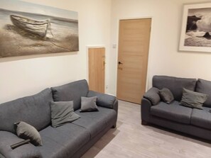 Living area - Dale Combe  is a  mid terrace house (Middleton)