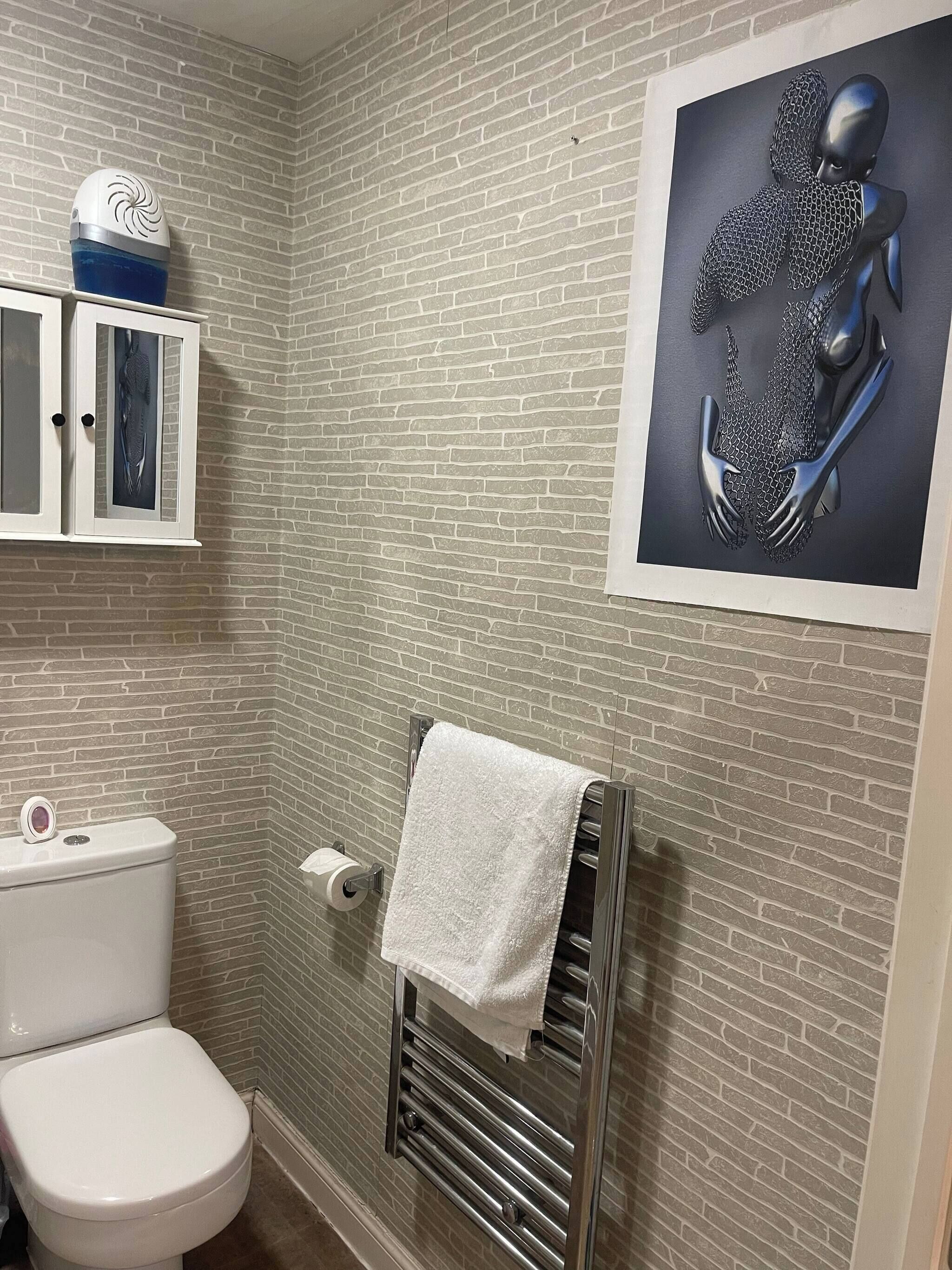 Shower, towels