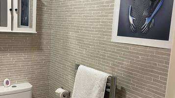 Shower, towels