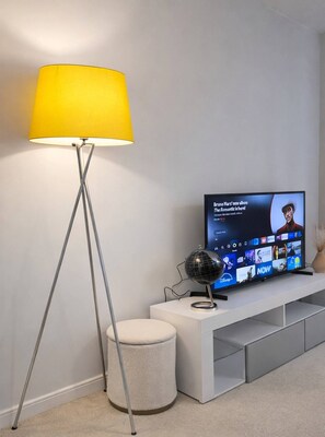 Interior - The Luxe Loft 2Bed Apartment Free Parking, Fast WiFi & Netflix (West Midlands)