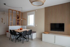 Dining - Penthouse: Terrace & 360° View - ImmoConciergerie (ANNECY)