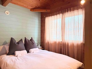 Room - Cozy Cabin Near Lake Toya and Ski resorts - Nature Retreat with Fast WiFi (洞爺湖町)