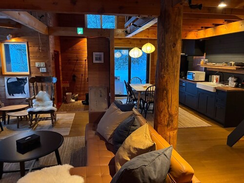 Cozy BBQ Cabin Near Lake Toya and Ski resorts - Nature Retreat with Fast WiFi