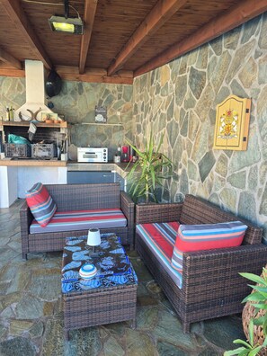 Property grounds - Seaside studio in Greece with SPA and swimming pool 50 metres from the sea (Skroponeria)