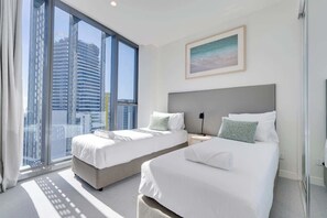 2 habitaciones, tabla de planchar con plancha, wifi y ropa de cama 
