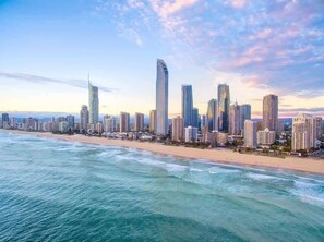 Beach nearby - The Signature Broadbeach (Broadbeach)