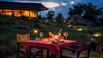 Khu ẩm thực ngoài trời