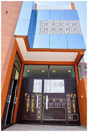 Exterior - Hotel Pushpanjali Grand Ayodhya (Ayodhya)