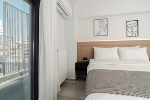 Room - Tower 15 | Superior 1-Bedroom Suite 501 (Thessaloniki)