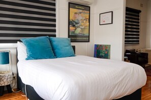 1 bedroom, internet, bed sheets