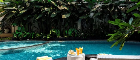 아파트, 침실 2개, 간이주방, 해변 | 수영장