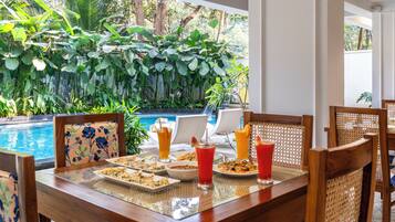 Apartment, 2 Bedrooms, Kitchenette, Beachside | Outdoor dining