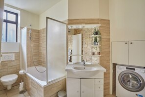 Hair dryer, towels - Apartement Center of Paris (Paris)