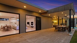 Outdoor dining - Salty Sixteen Rye Retreat with Pool (Rye)