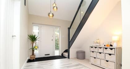 *NEW* Coastal Memories | 5Bed Family House Near Sandbanks | 10-12 Guests