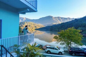 Deluxe Double Room | Property grounds