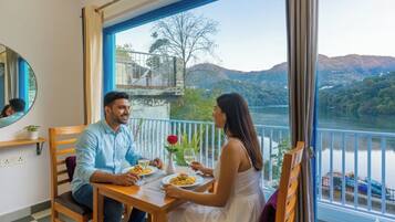 Dobbeltrom – deluxe | Utendørsservering