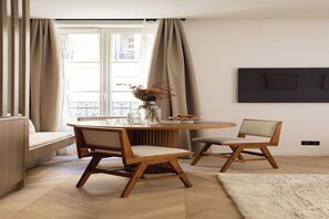 Dining - Superb air-conditioned apartment - Le Marais (Paris)