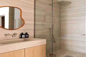 Hair dryer - Superb air-conditioned apartment - Le Marais (Paris)