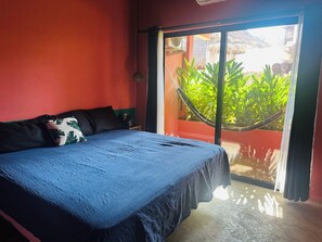 1 bedroom, desk, free WiFi, bed sheets - El Secreto lgbtq+ 1 bedroom apartment in La Punta with AC (Puerto Escondido)