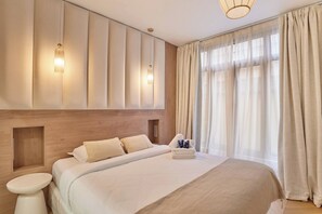 2 bedrooms, desk, iron/ironing board, bed sheets - Elegant appartement with AC - Paris Montorgueil (Paris)