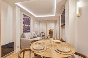 Dining - Elegant appartement with AC - Paris Montorgueil (Paris)