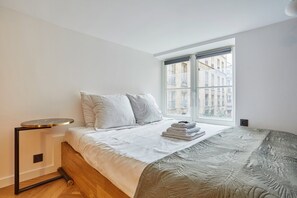 2 bedrooms, desk, iron/ironing board, Internet - Duplex Center of Paris (Paris)