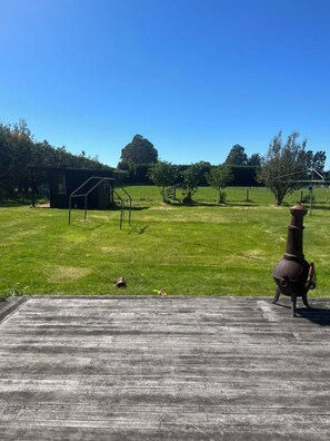 المنطقة المحيطة بالمنشأة