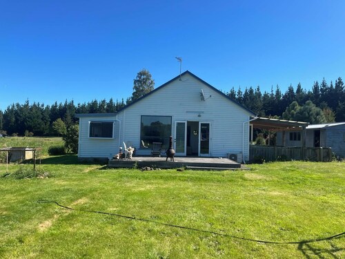 Mount Somers Escape, cosy cottage in the town with great mountain views