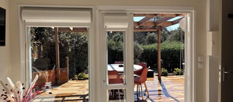 Cosy chalet with terrace and private garden, sleeps 6