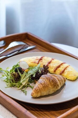 Petit déjeuner buffet servi tous les jours en supplément