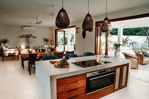 Fridge, microwave, oven, stovetop - Ibis House - Diani, Eden Escapes (Diani Beach)
